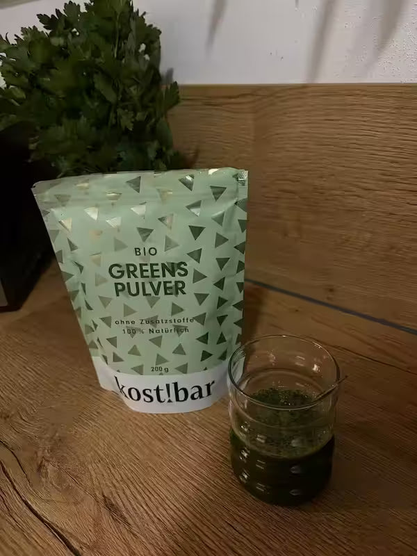 Bild_Bewertung_Julia_Schendzielorz - Guter Geschmack. Es schmeckt lecker es hat mich leicht an Matcha erinnert. Bereits noch dreimal anwenden hab ich bemerkt dass mein Blähbauch auch weniger präsent ist.